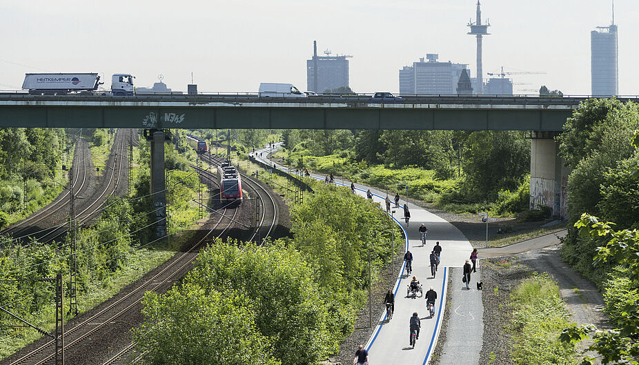 Radschnellweg Ruhr (RS1) Radschnellweg Ruhr (RS1)